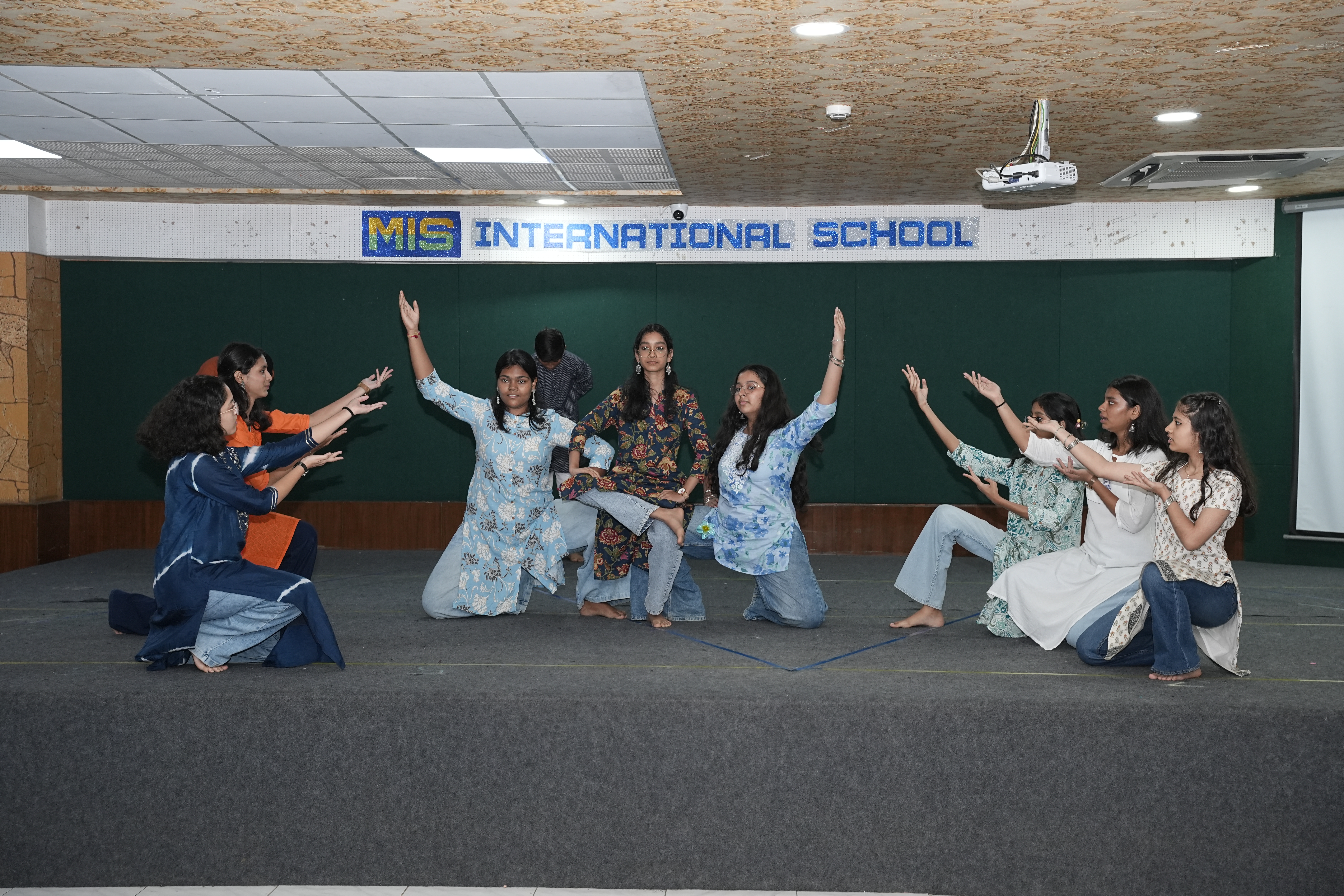 MIS International School moment 104