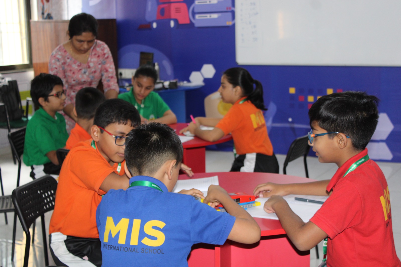 Coding & tinkering tables at MIS International School, Pune