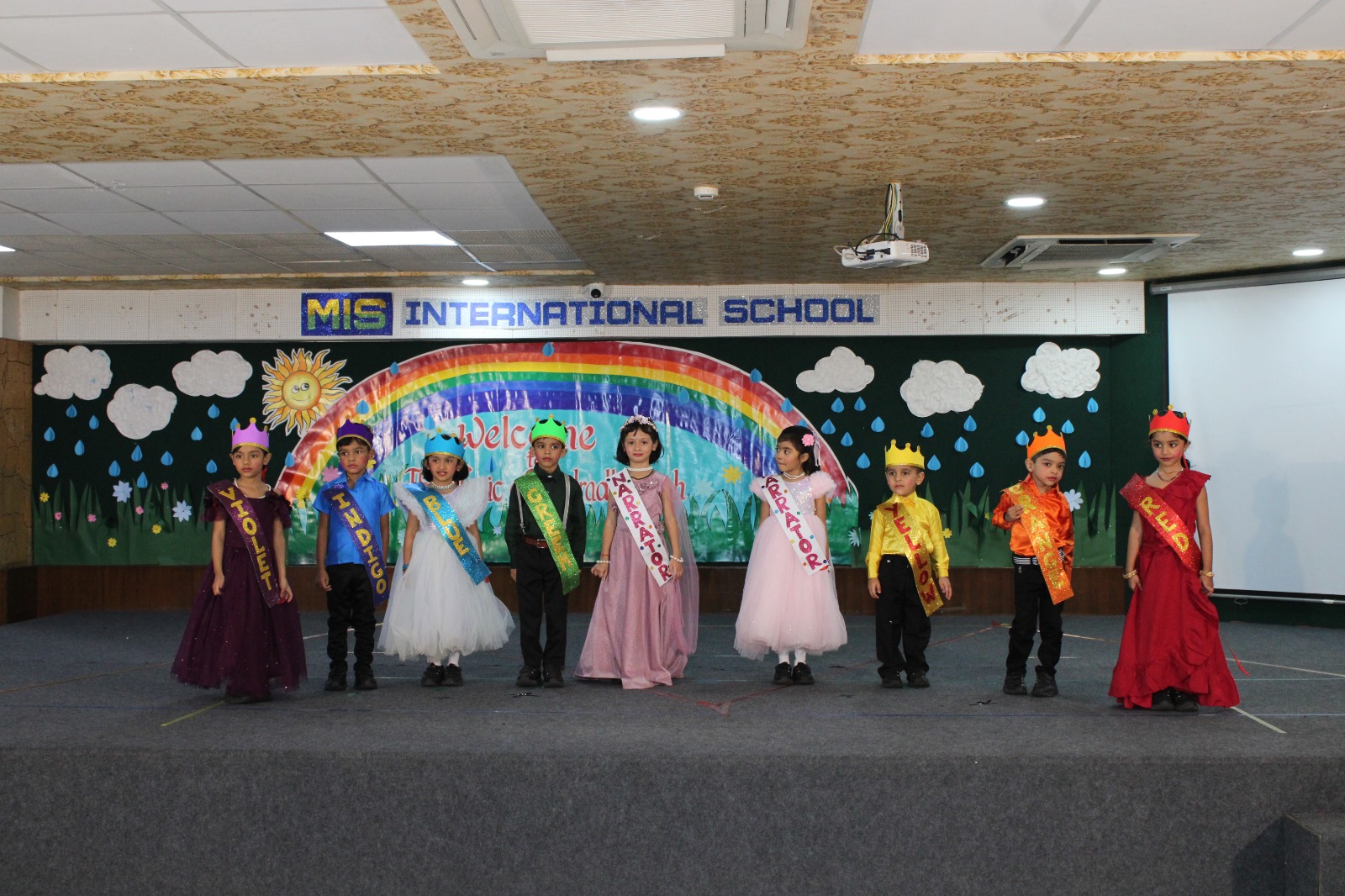 MIS International School moment 97